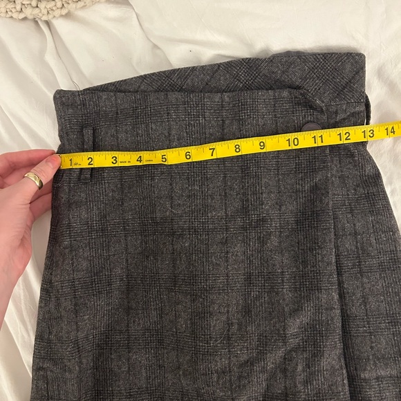 Aritzia Babaton skirt - Picture 7 of 10